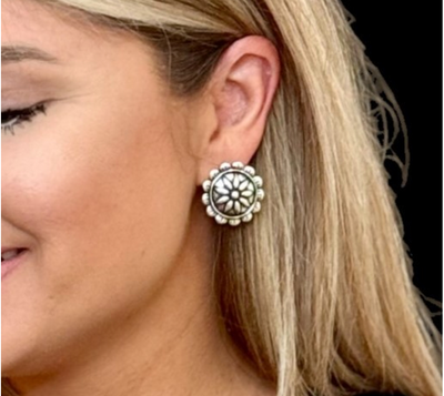 Retro Flower Stud Earring